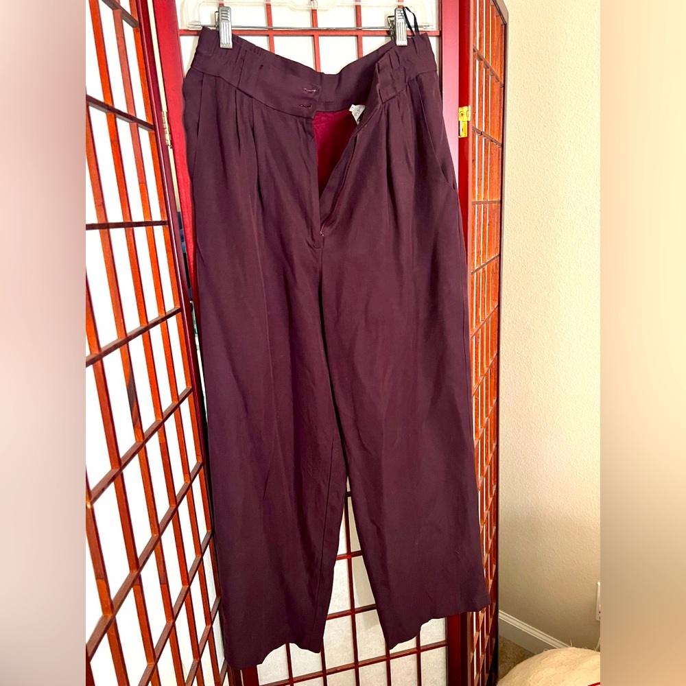 Women’s wide leg cropped trousers burgundy minimally worn. Made in Italy